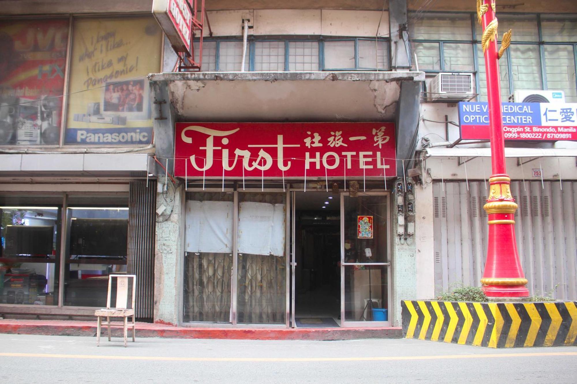 Oyo 1011 First Hotel Manille Extérieur photo